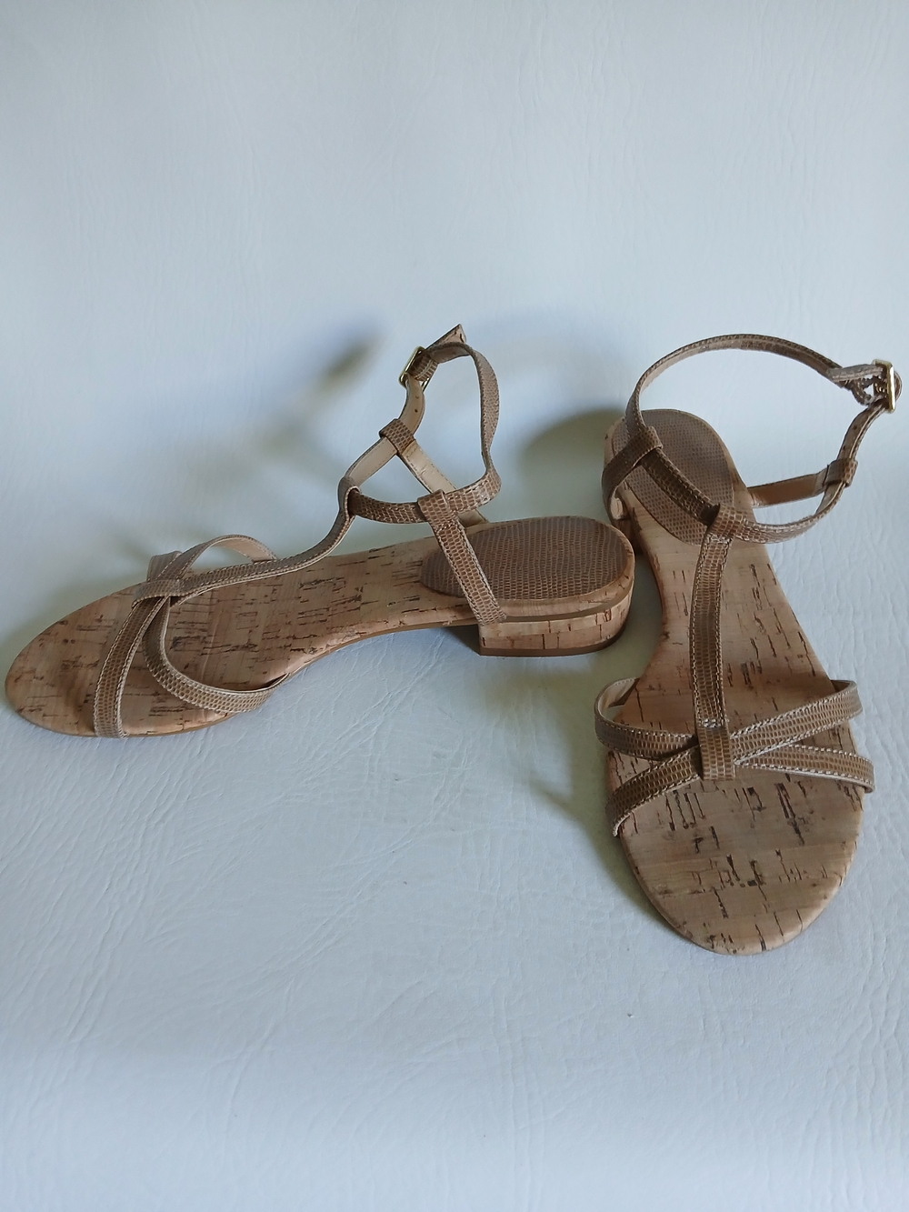 Talbots Tan Cork T-Strap Sandals Flat Heel Sz7.5M Size Buckle